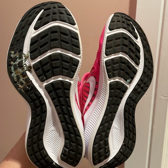 Pink Nikes - Picture 2 of 4